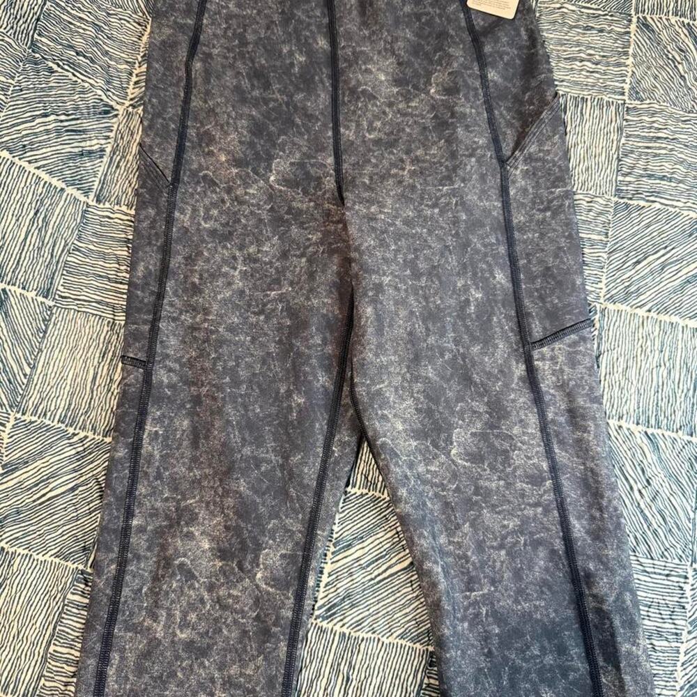 Nwt lululemon high rise paddle crop